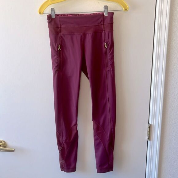 Lululemon Vintage Plum Front Zip Pockets with Mesh Detail Size 4 GUC plum - Picture 1 of 5